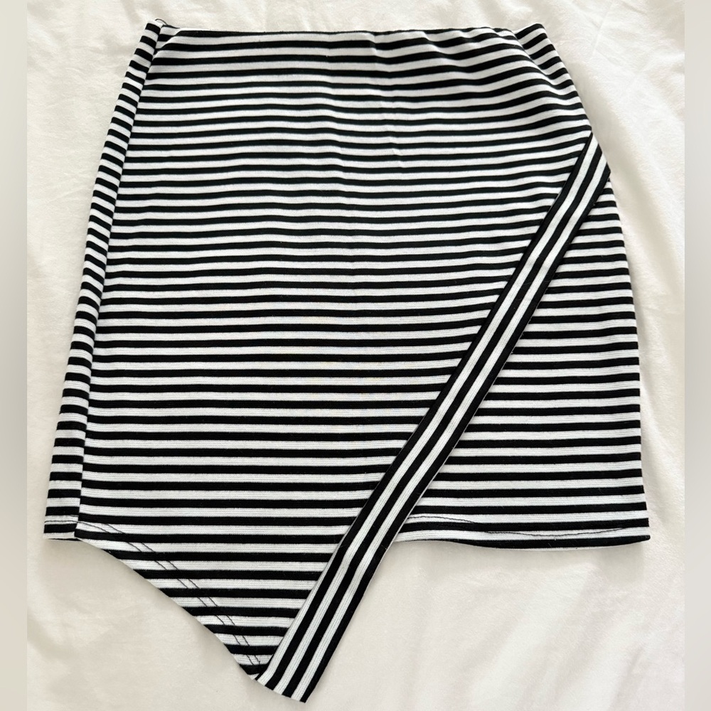 UK2LA Black and White Asymmetrical Wrap Mini Skirt